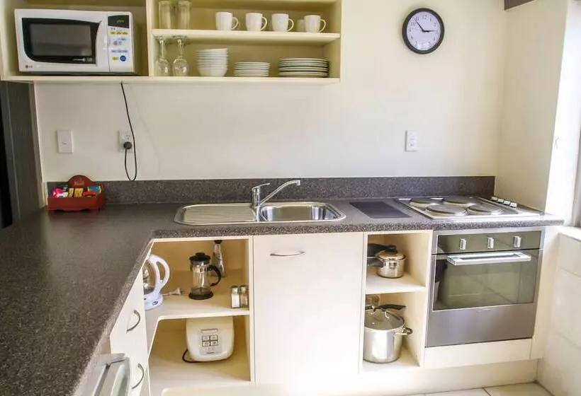 Fotos del hotel Camelot Motor Lodge:  6