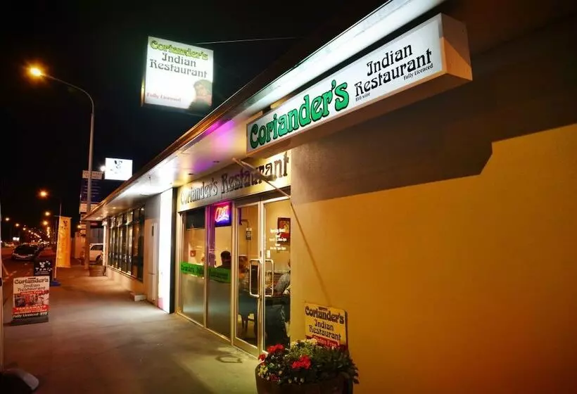 Fotos del hotel Arthur's Court Motor Lodge:  24