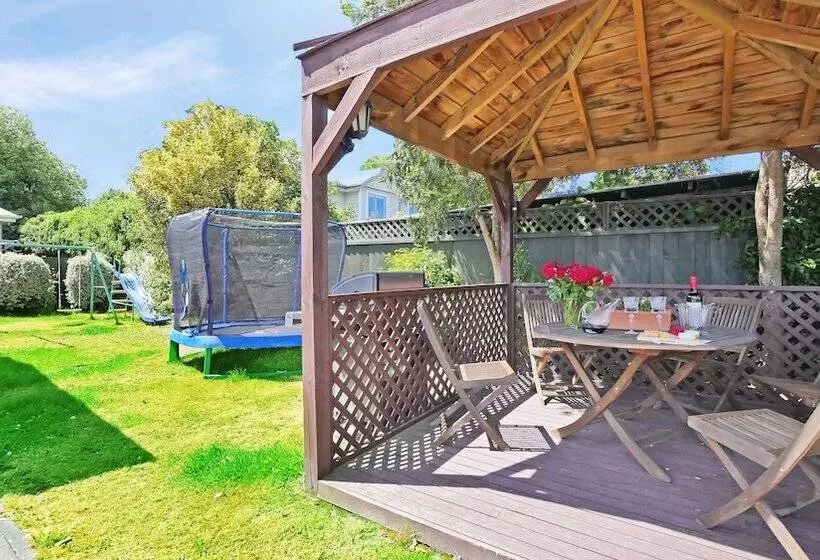 Fotos del hotel Arthur's Court Motor Lodge:  8