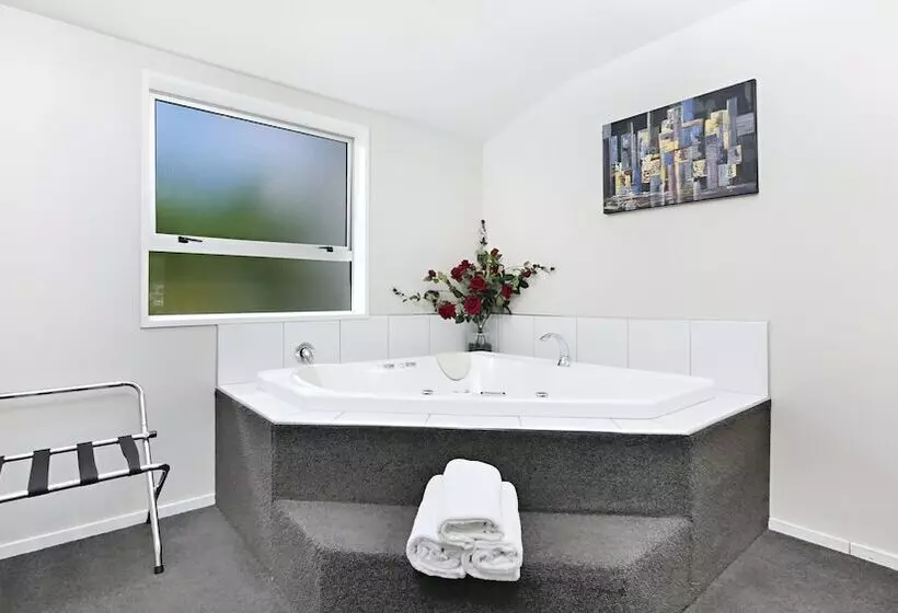 Fotos del hotel Arthur's Court Motor Lodge:  13