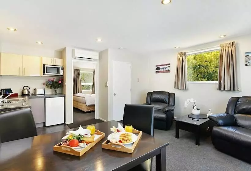 Fotos del hotel Arthur's Court Motor Lodge:  21