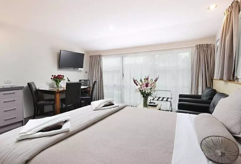 Fotos del hotel Arthur's Court Motor Lodge:  11