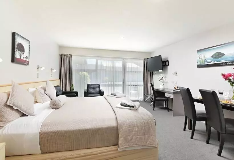 Arthur’s Court Motor Lodge