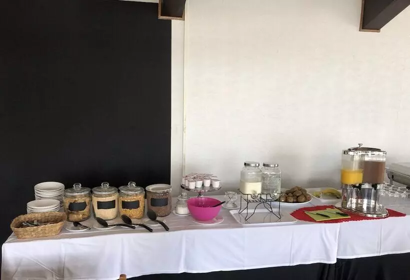 Fotos del hotel Four Canoes:  23