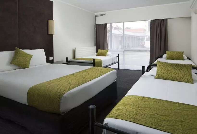 Fotos del hotel Four Canoes:  15