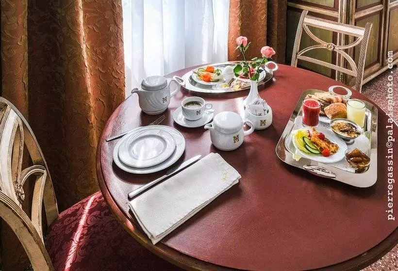 Fotos del hotel Majestic Hotel:  24