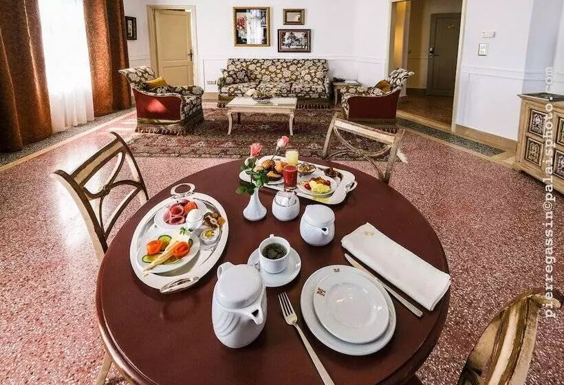 Fotos del hotel Majestic Hotel:  23