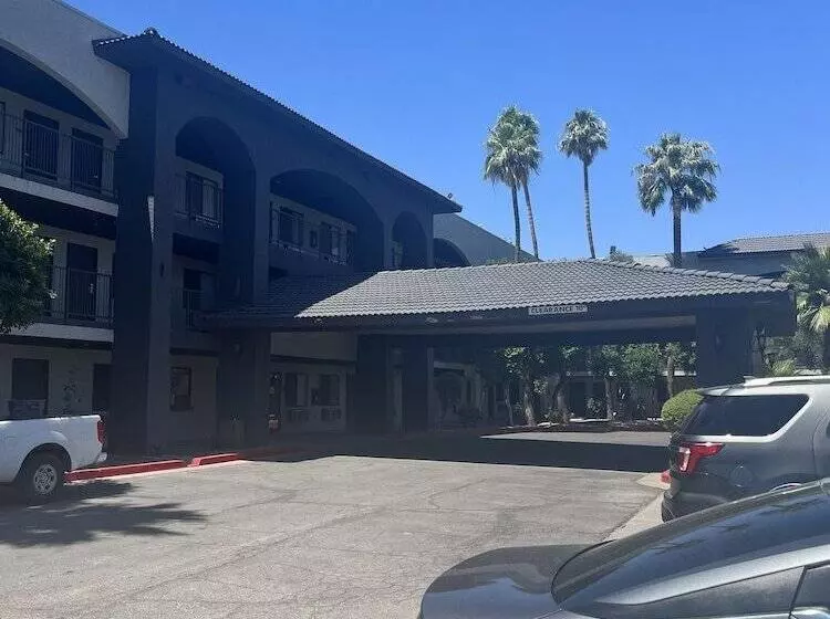 A Victory Inn & Suites Phoenix North