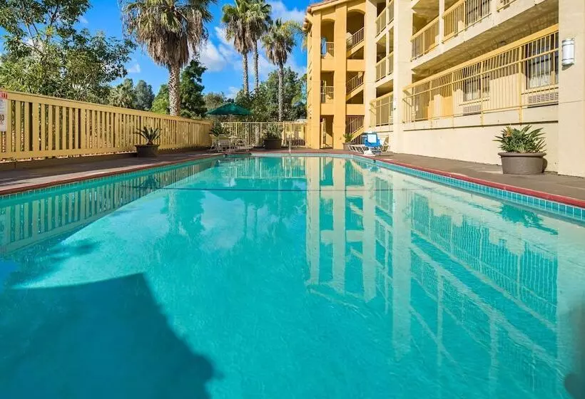 Fotos del hotel La Quinta Inn By Wyndham San Diego  Miramar:  7