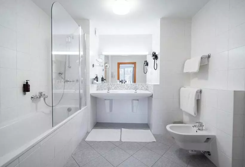 Fotos del hotel Orea  Pyramida Praha:  9