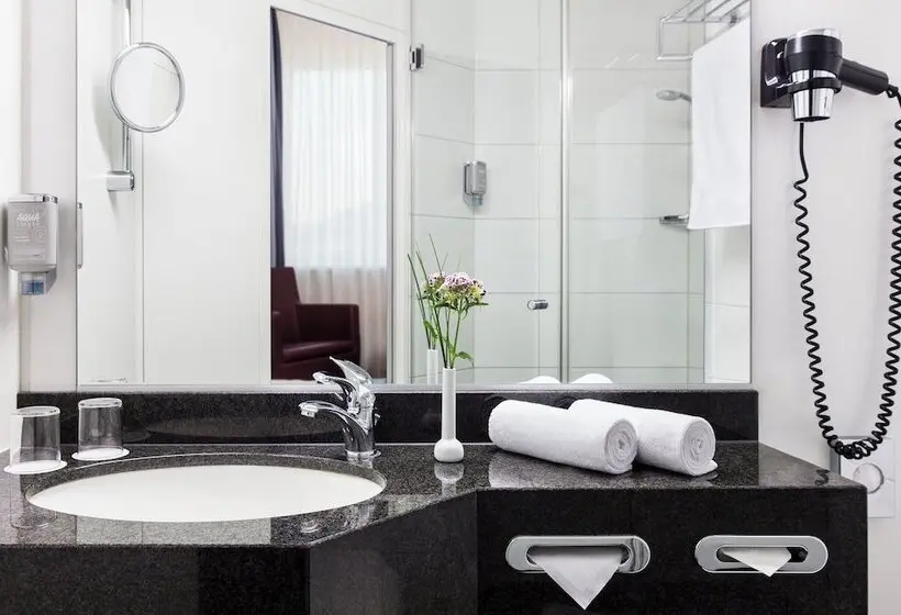 Fotos del hotel Intercityhotel Freiburg:  7