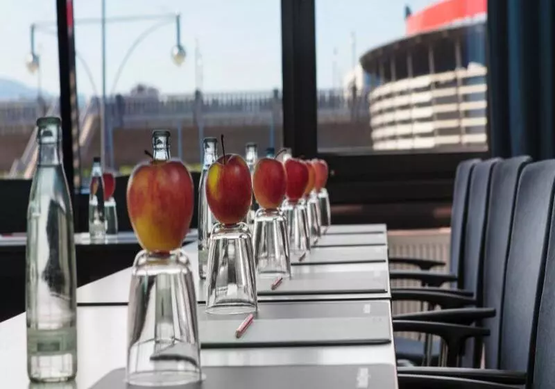 Fotos del hotel Intercityhotel Freiburg:  7