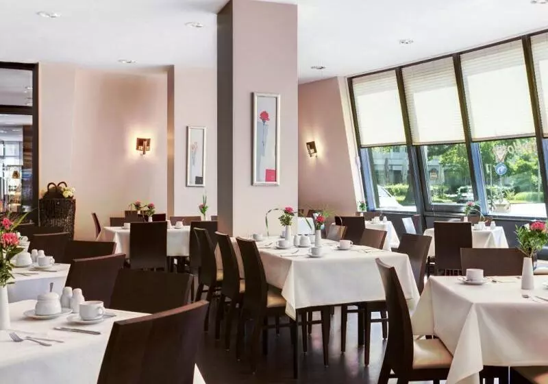 Fotos del hotel Intercityhotel Freiburg:  9