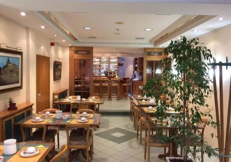 Fotos del hotel Christophe Colomb:  10