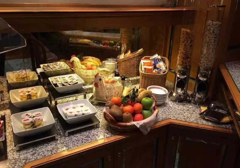 Fotos del hotel Christophe Colomb:  16