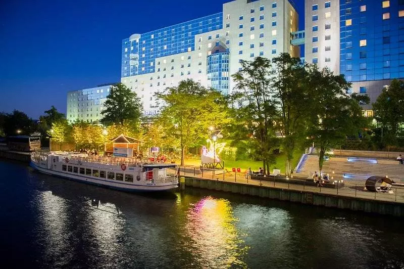 Fotos del hotel Estrel Berlin:  2