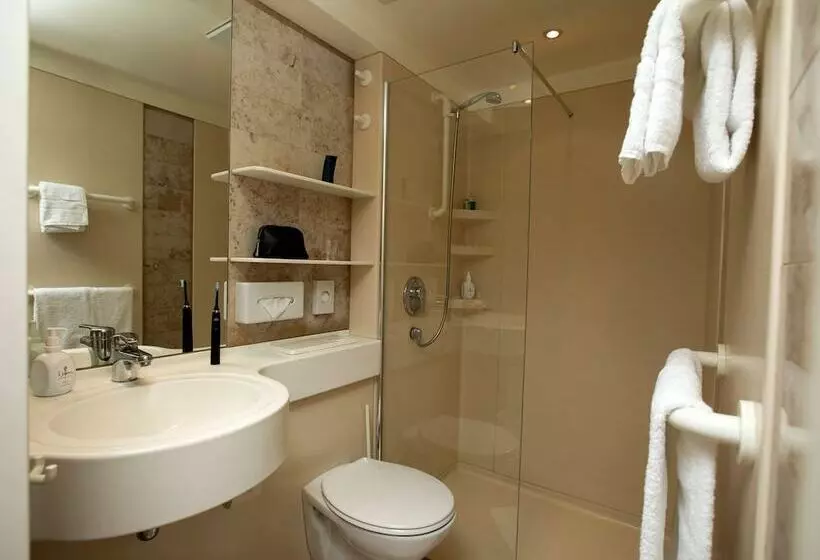 Fotos del hotel Ibis Berlin Neukölln:  3