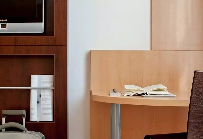 Fotos del hotel Ibis Berlin Neukölln:  10