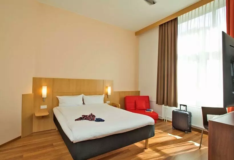 Fotos del hotel Ibis Berlin Neukölln:  7