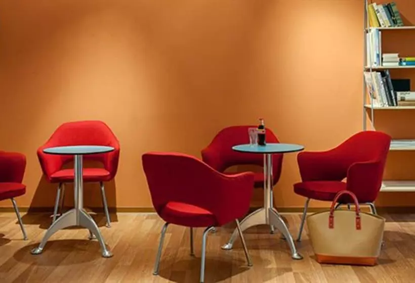 Fotos del hotel Ibis Berlin Neukölln:  2