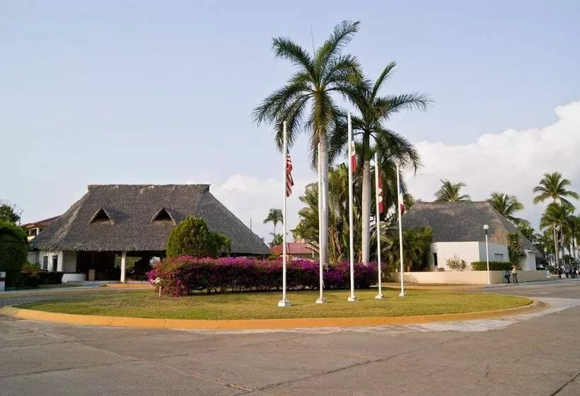 Fotos del hotel Qualton Club Ixtapa  All Inclusive:  11