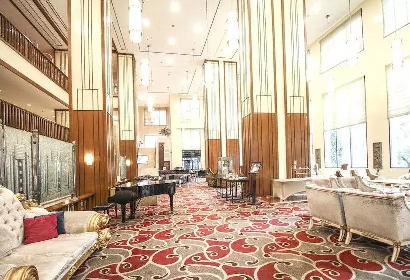 Redtop Hotel & Convention Center