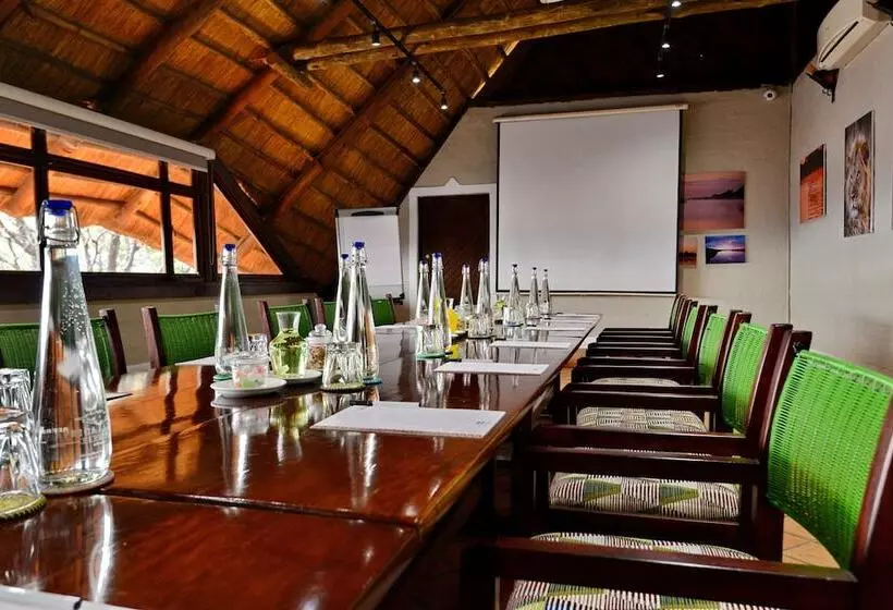 Fotos del hotel Victoria Falls Safari Lodge:  3