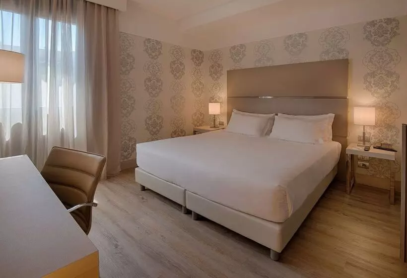 Fotos del hotel Nh Firenze:  7