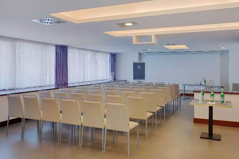 Fotos del hotel Nh Firenze:  54