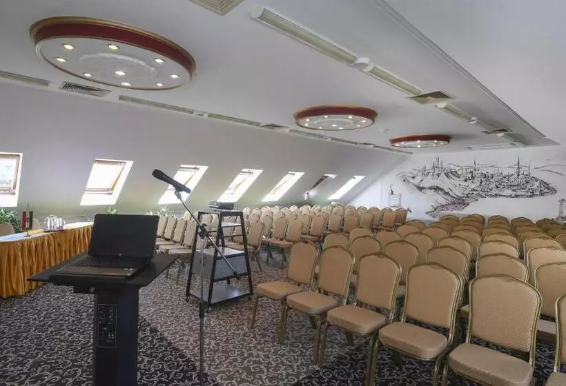 Fotos del hotel Korona Wellness, Rendezvény és Borszálloda:  6