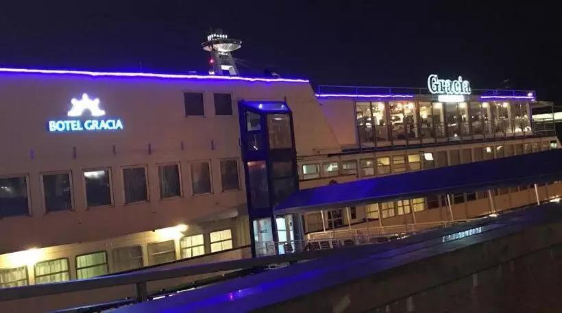 Fotos del hotel Botel Gracia:  9