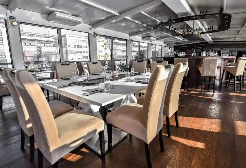 Fotos del hotel Botel Gracia:  5