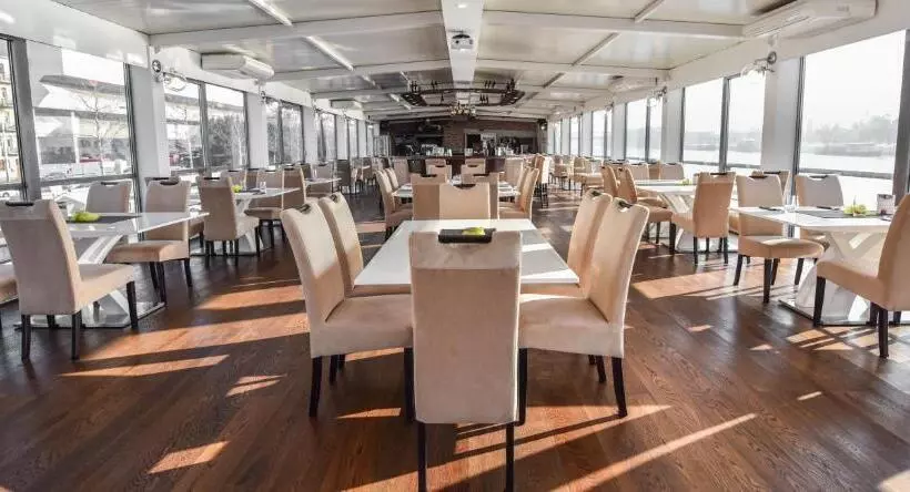 Fotos del hotel Botel Gracia:  16