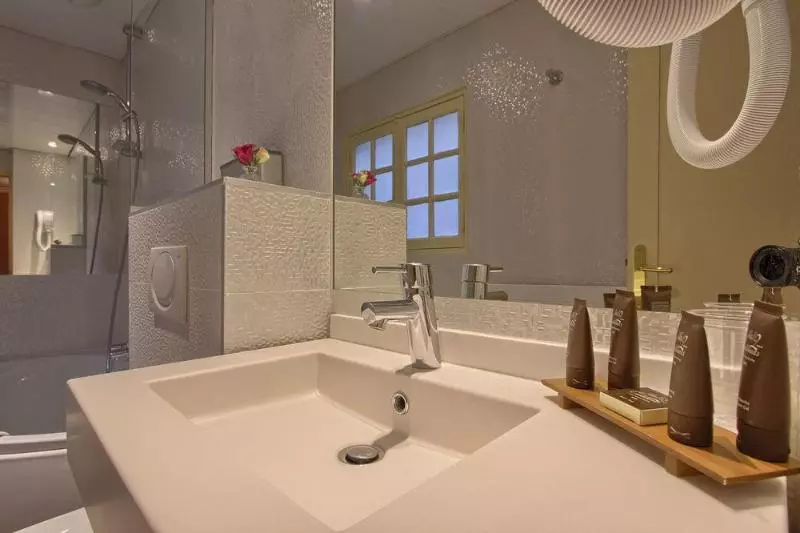 Fotos del hotel Des Deux Continents:  11