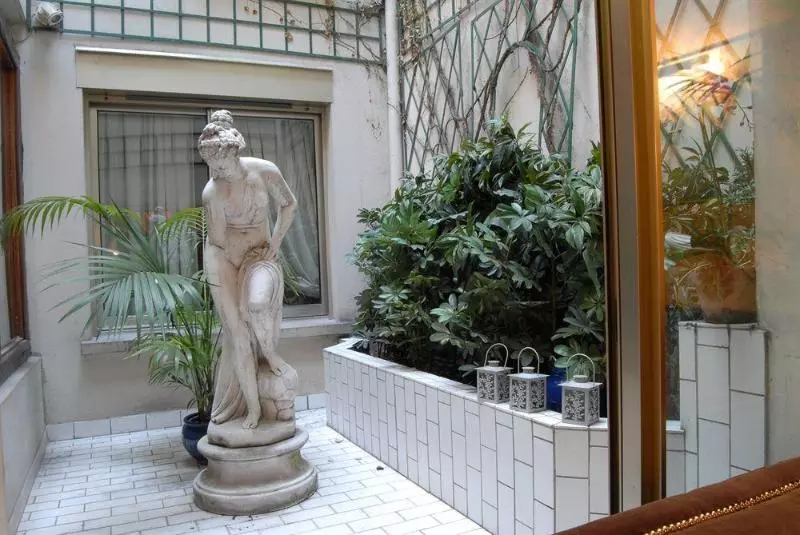 Fotos del hotel Des Deux Continents:  4