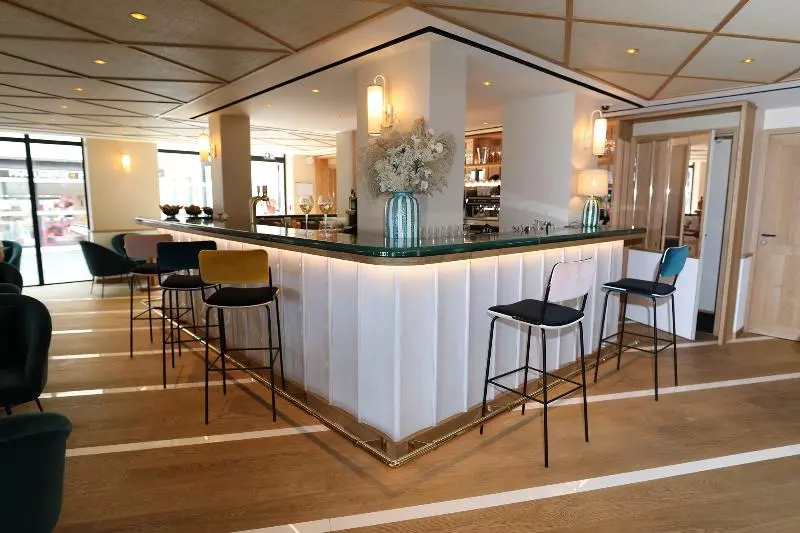 Fotos del hotel Hôtel Le Café De Paris:  2