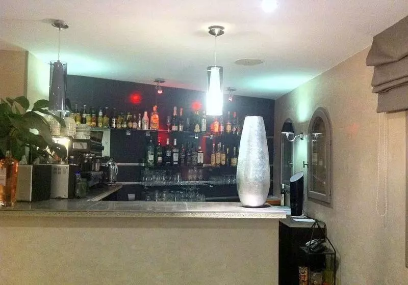 Fotos del hotel Authentic By Balladins Le Mas Des Ecureuils:  3