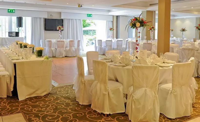 Fotos del hotel The Raglan:  3