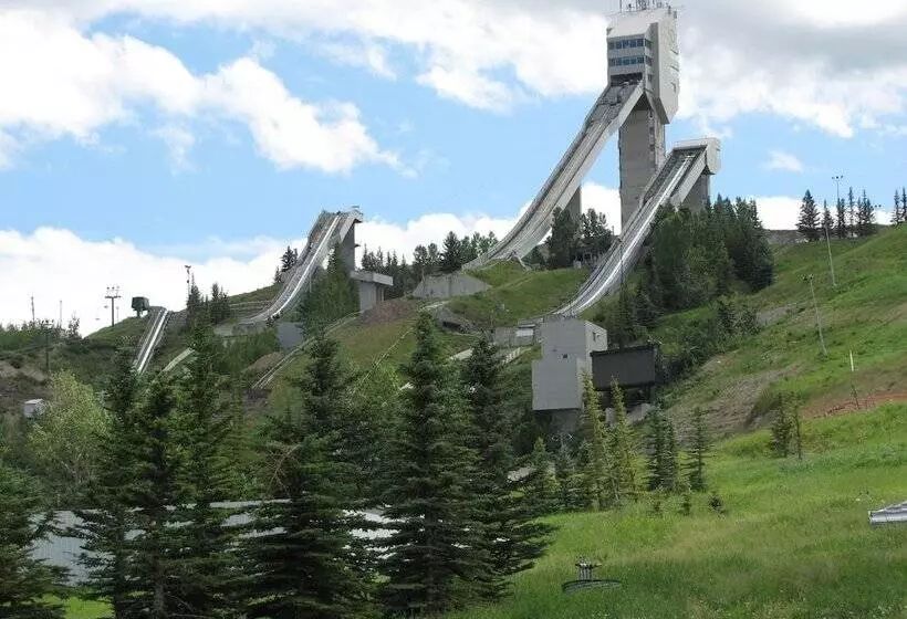 Fotos del hotel Four Points By Sheraton Hotel & Suites Calgary West:  15