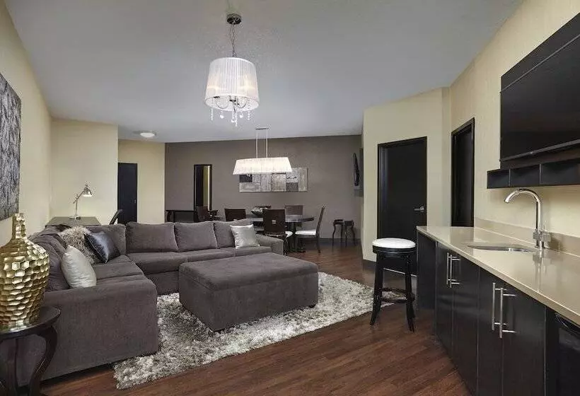 Fotos del hotel Four Points By Sheraton Hotel & Suites Calgary West:  19