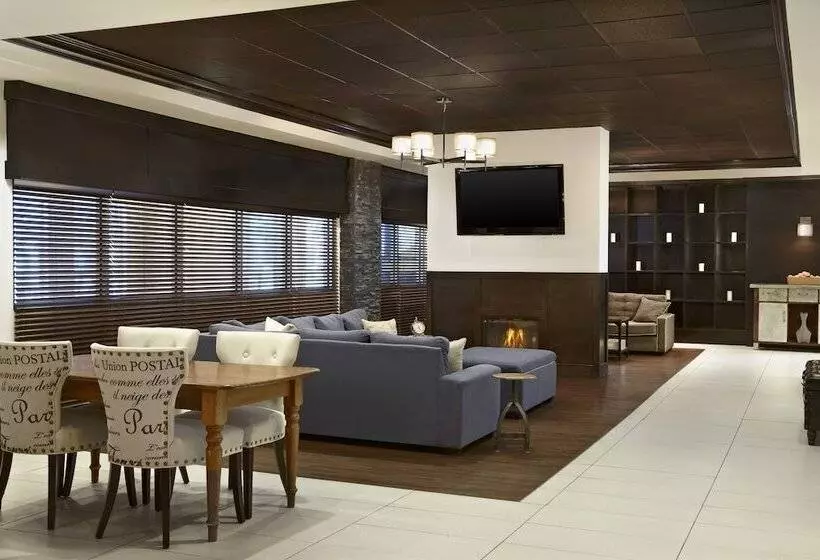 Fotos del hotel Four Points By Sheraton Hotel & Suites Calgary West:  24