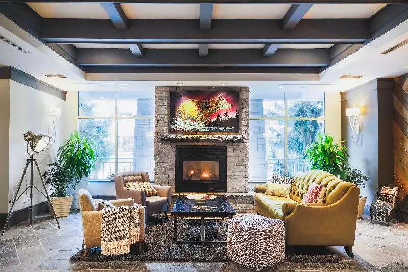 Fotos del hotel Summit Lodge Boutique Hotel Whistler:  2