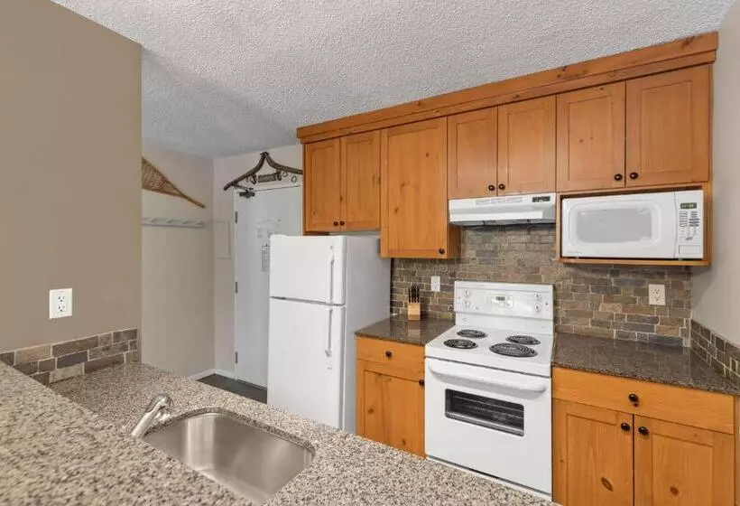 Fotos del hotel Tantalus Resort Lodge:  9