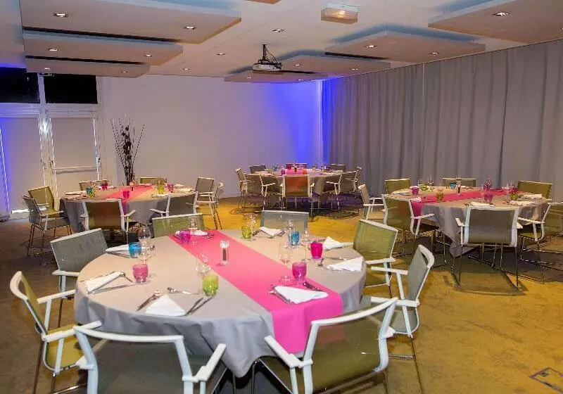 Fotos del hotel Novotel Bordeaux Lac:  25