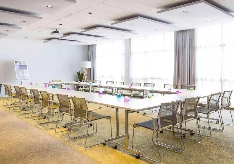 Fotos del hotel Novotel Bordeaux Lac:  17