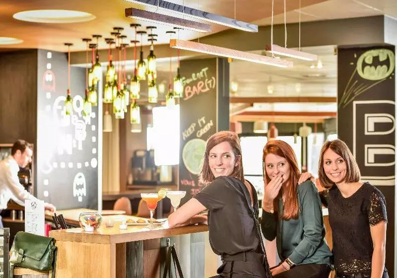 Fotos del hotel Novotel Bordeaux Lac:  22