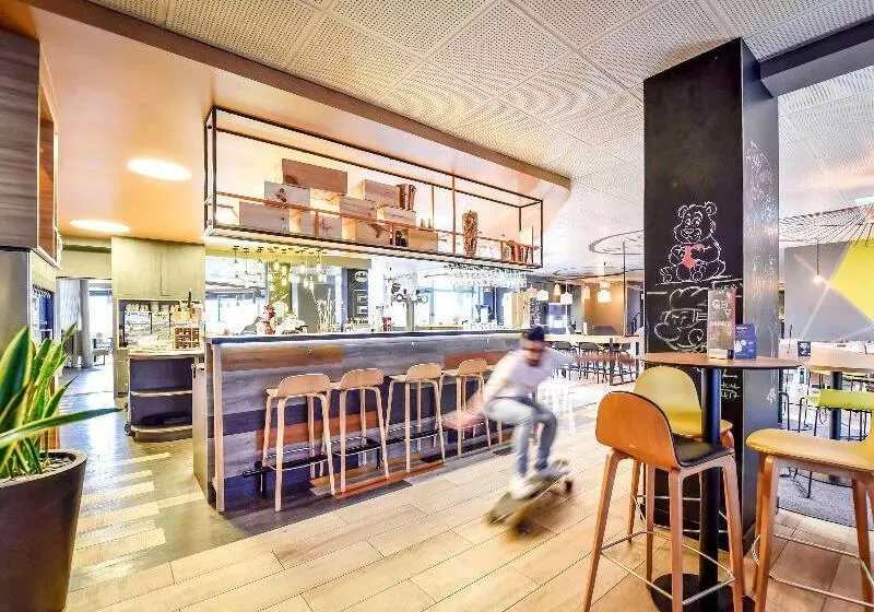 Fotos del hotel Novotel Bordeaux Lac:  5