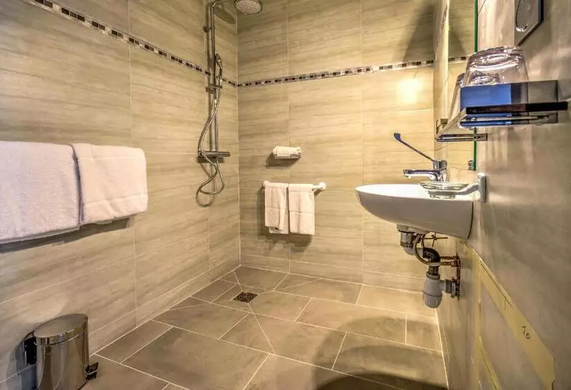 Fotos del hotel Villa Claudia  Cannes:  5