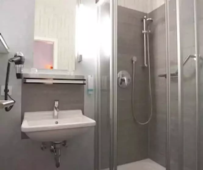 Fotos del hotel Cristall - Frankfurt City:  14