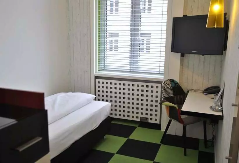 Fotos del hotel Cristall - Frankfurt City:  2